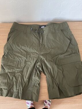 REI Olive Cargo Shorts for Men